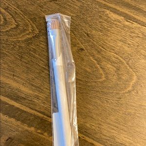 Bare Minerals wet/dry shadow brush